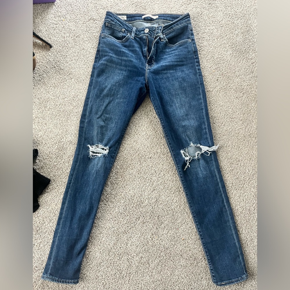 Levi’s ripped jeans